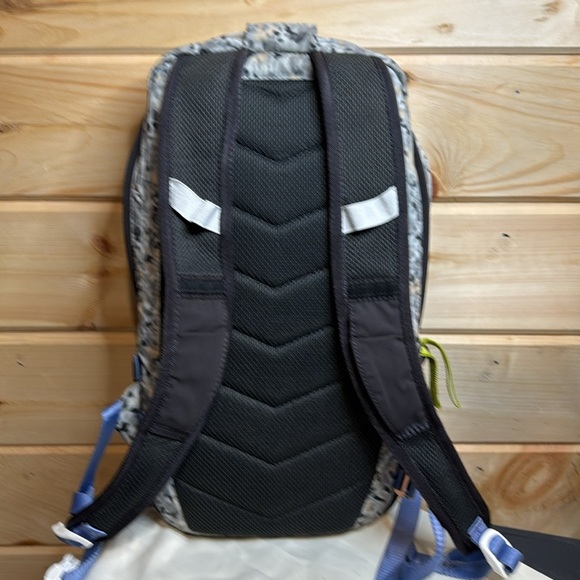 Lululemon Run From Work Backpack - Picture 5 of 10